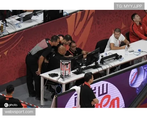 掷界外球的基本规则与裁判判罚标准详解